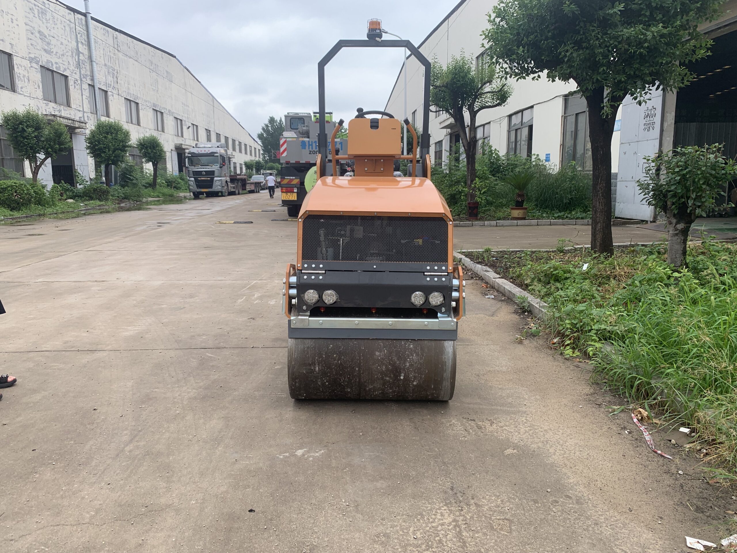 ST1800 | 1.8 ton | Vibratory roller 