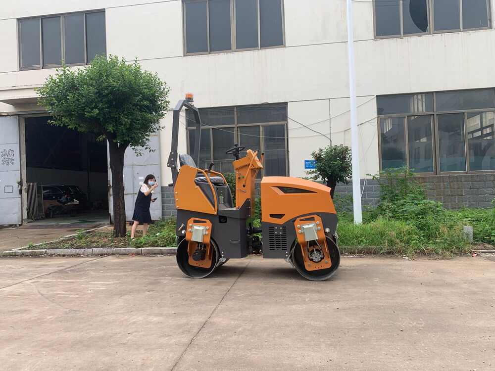ST1800 | 1.8 ton | Vibratory roller 